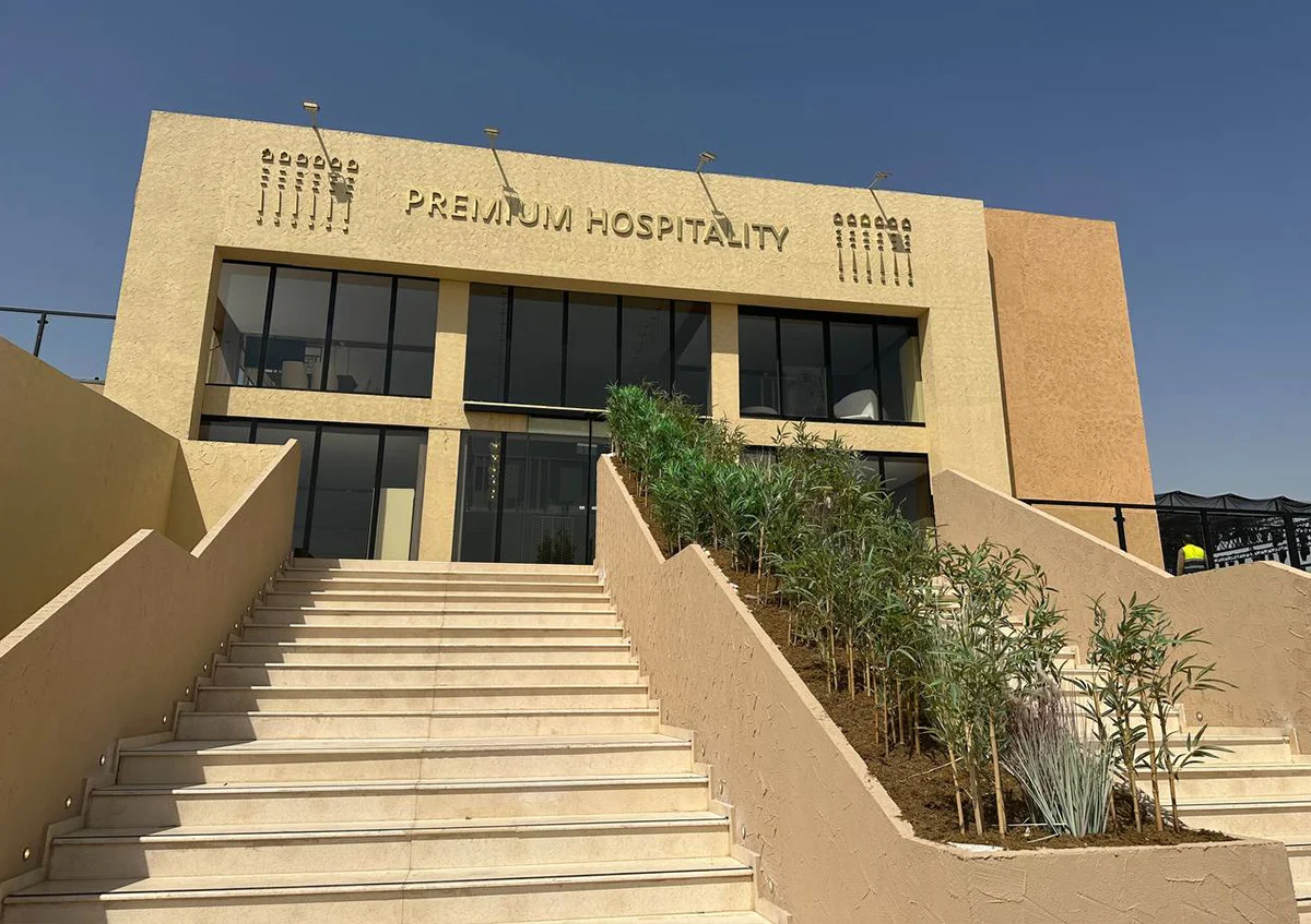 Flat Double Decker tents UAE - Flat Double Decker tent for premium hospitality - Flat Double Decker Tent - Alfares International Tents